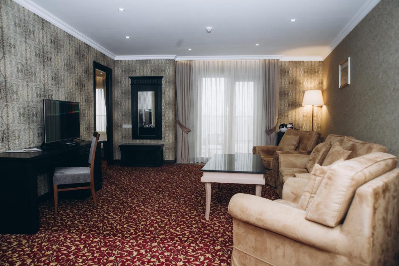 Colosseum Marina Hotel Batumi Luaran gambar